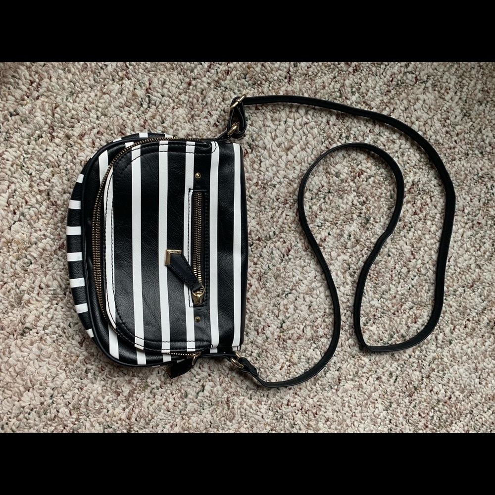 Apt. 9 crossbody bag